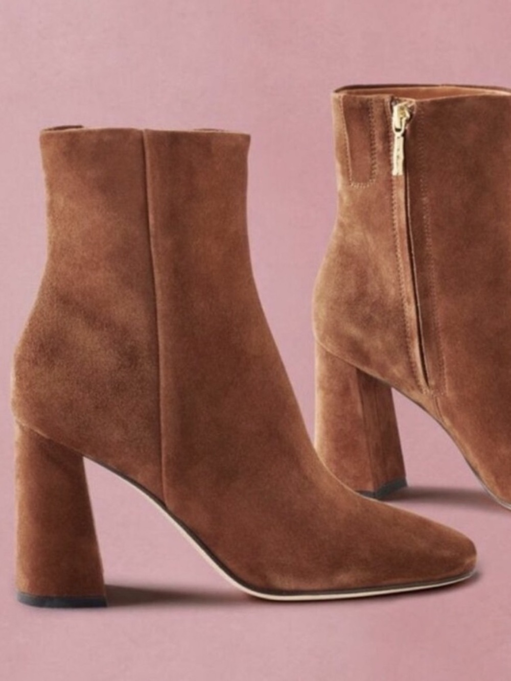 J. McLaughlin / Evie Suede
Booties square toe block heel in
Cocoa Brown Size 7